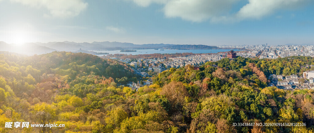 秋日山林全景风光