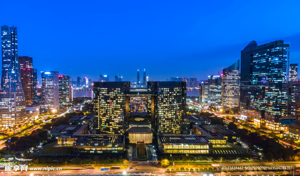 城市璀璨夜景建筑群