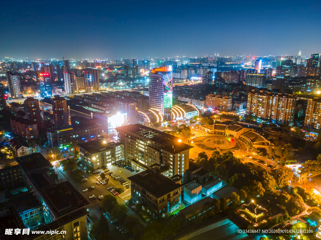 城市璀璨夜景俯瞰图