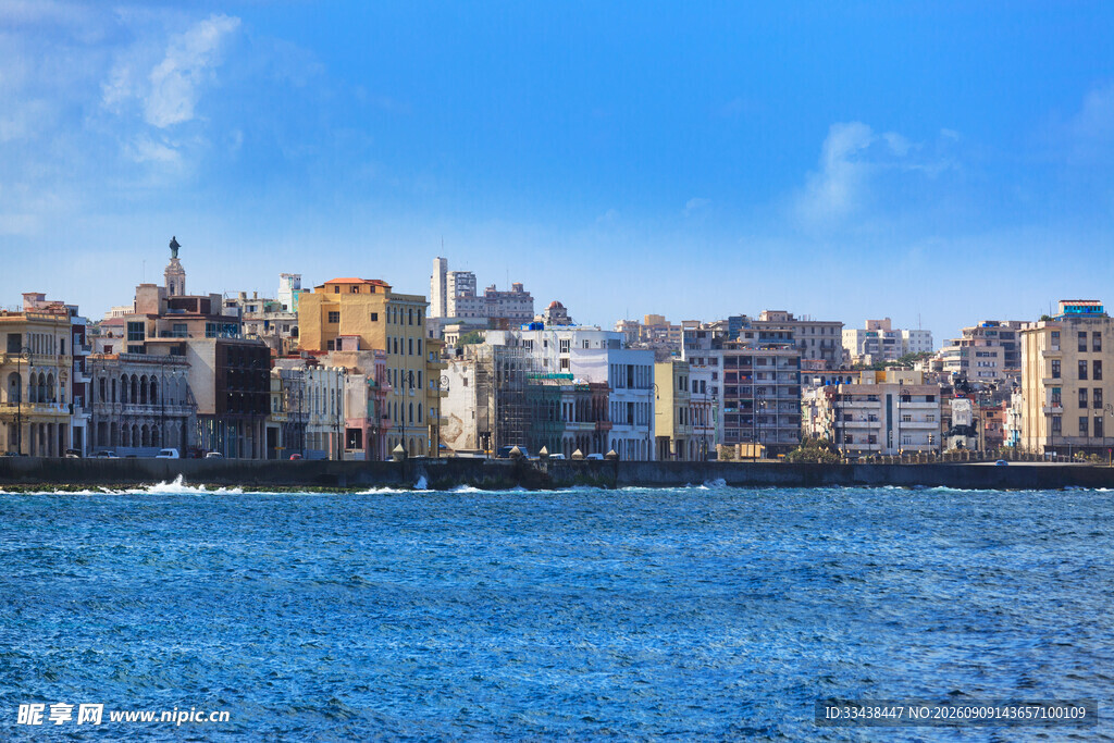 海滨城市壮丽建筑景观