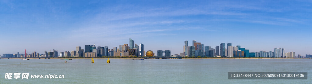 城市天际线碧海蓝天景观