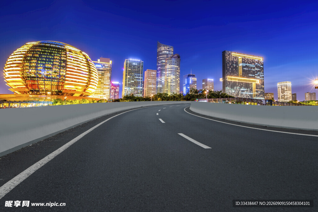 城市夜景公路璀璨灯火
