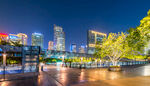 城市璀璨夜景河畔风光