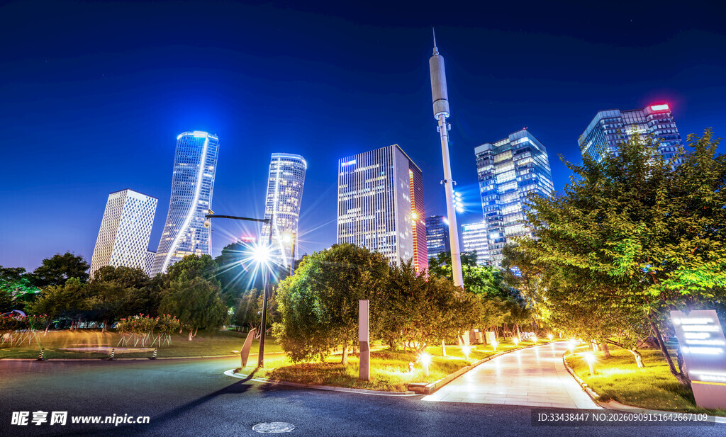 城市夜景璀璨的现代都市