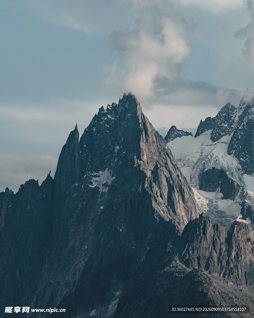 巍峨壮丽的高山景观