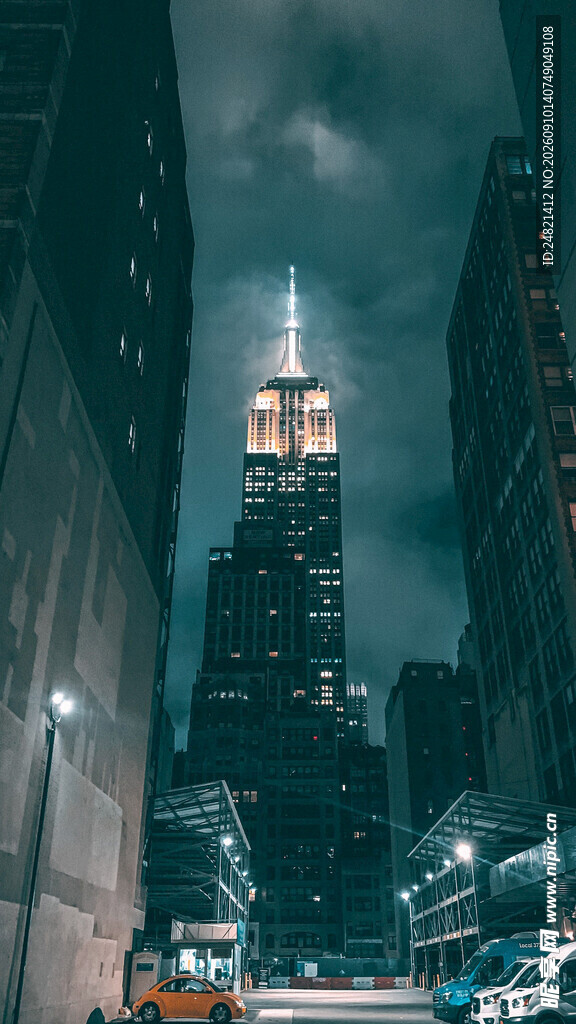 夜幕下的繁华都市天际线