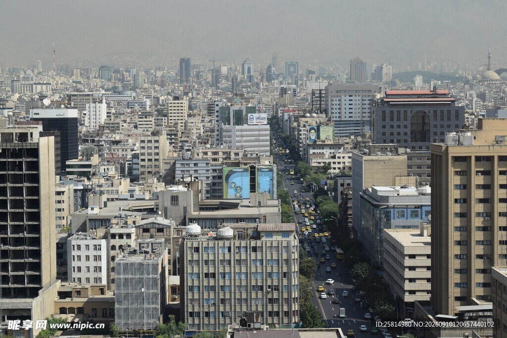 俯瞰繁华都市建筑群
