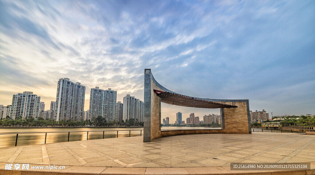 城市河畔景观雕塑