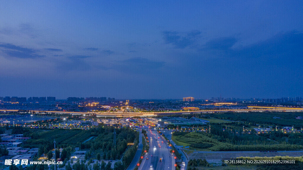 城市夜景公路俯瞰美景