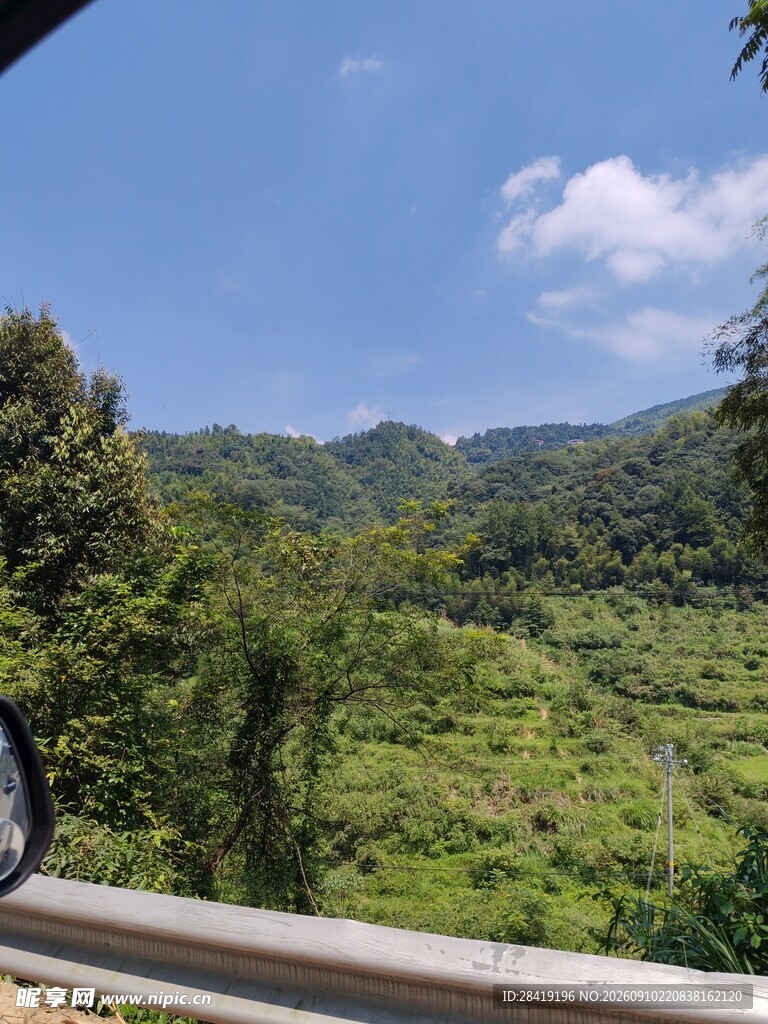 溪流风景  山村小路