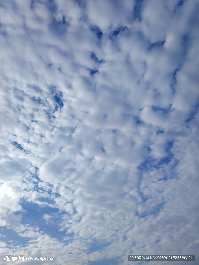 天空中的美丽云朵