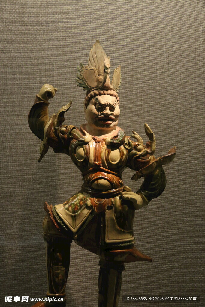 洛阳博物馆展出的唐代三彩天王俑