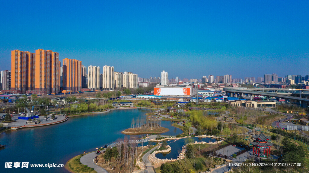 城市河畔风光美景
