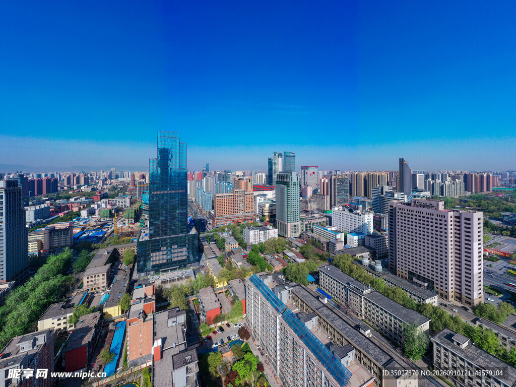 城市天际线俯瞰景观