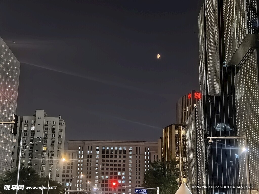 城市夜景中的璀璨灯火
