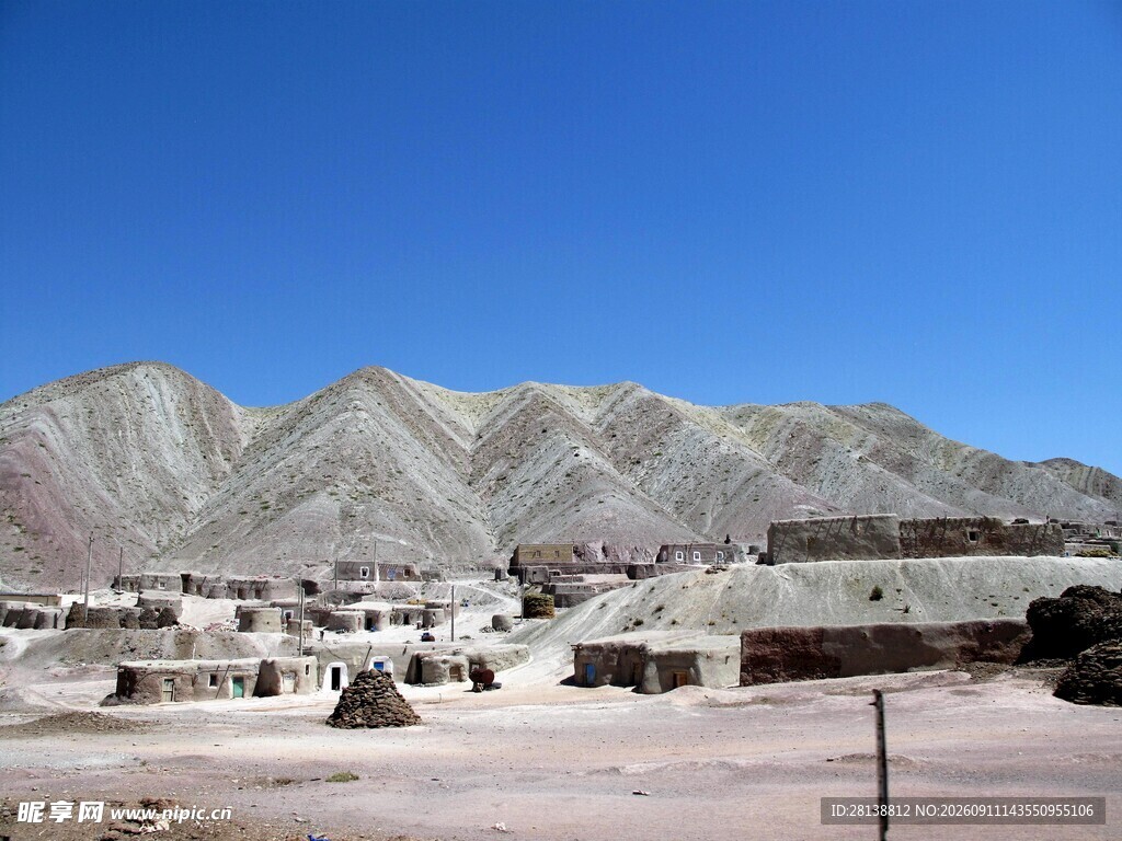 沙漠中的古老建筑群