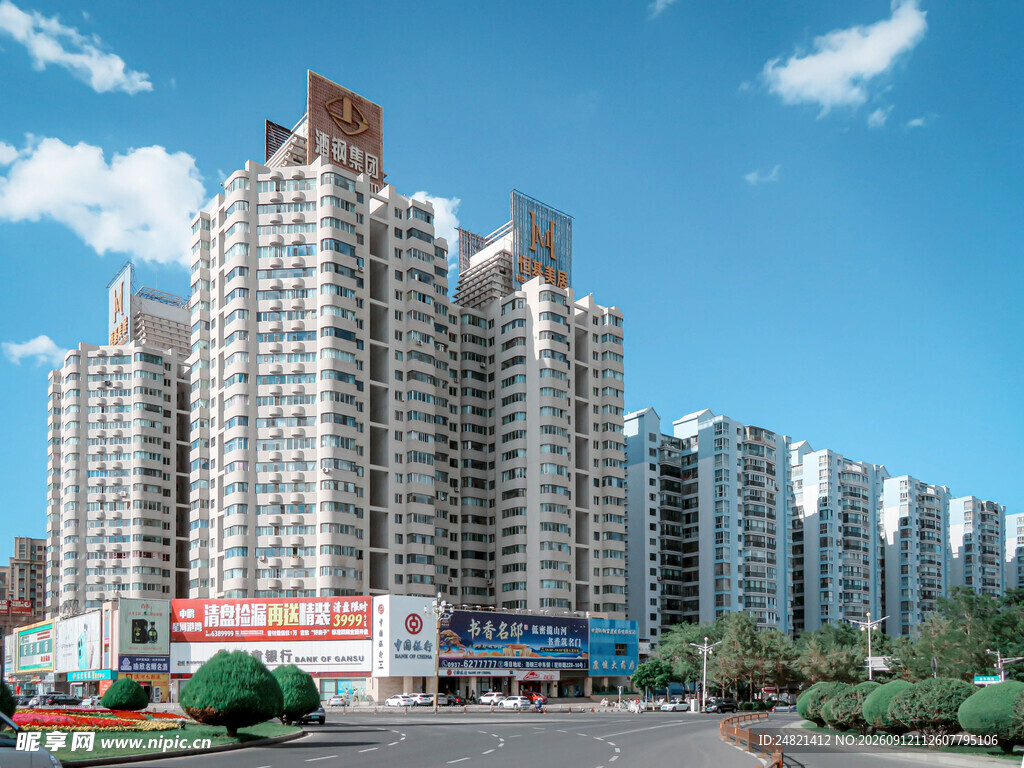 城市高楼建筑群景观