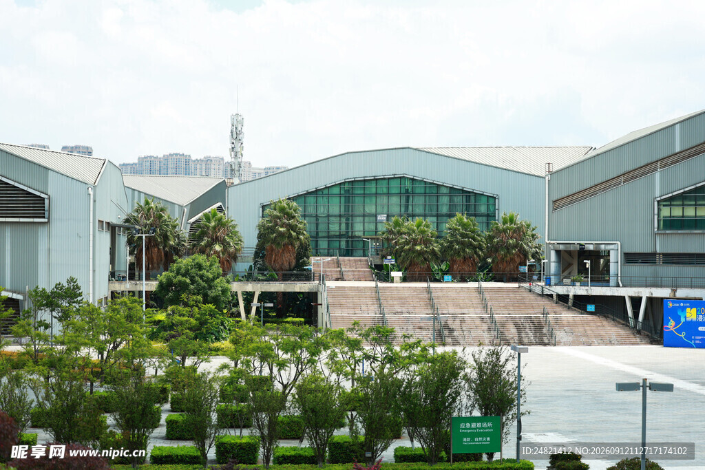 现代风格大型建筑外观