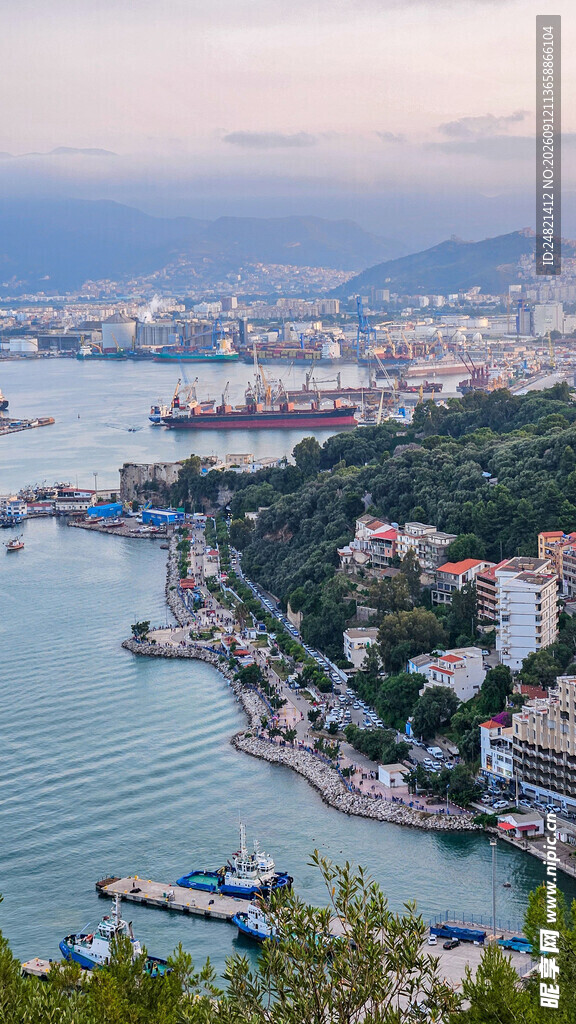 海滨城市美丽港湾景致