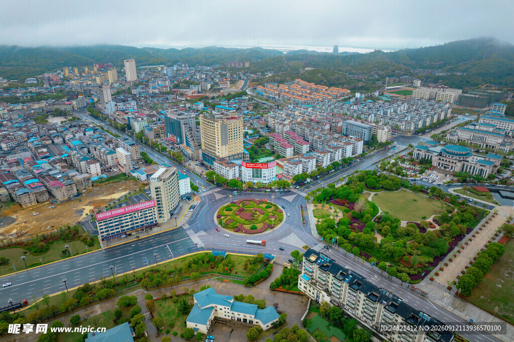 俯瞰城市交叉路口景观