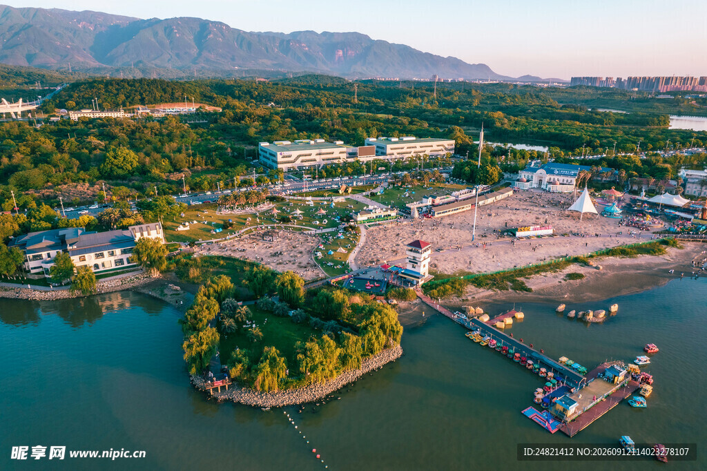 海滨城市风光俯瞰图