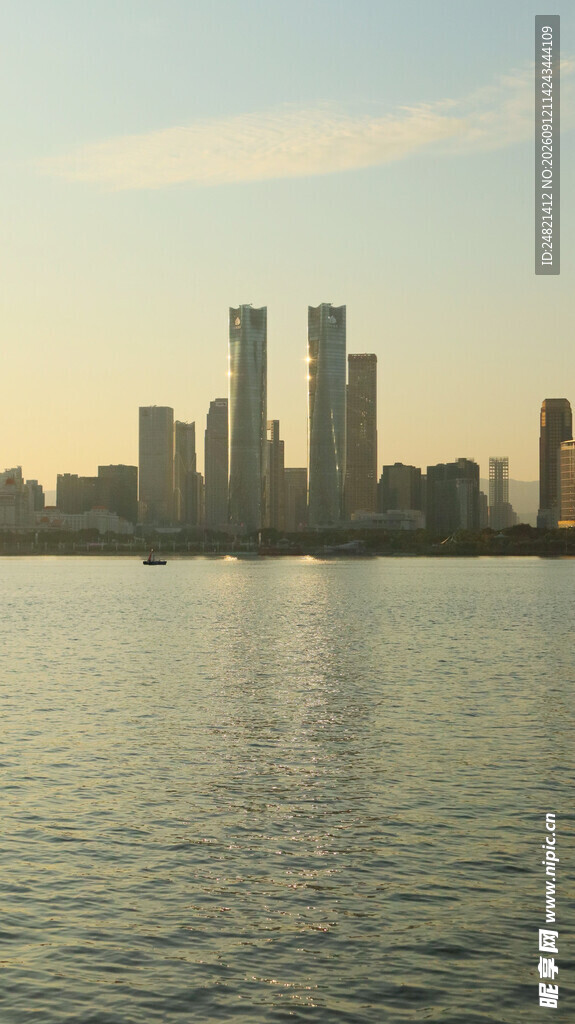 湖畔都市天际线