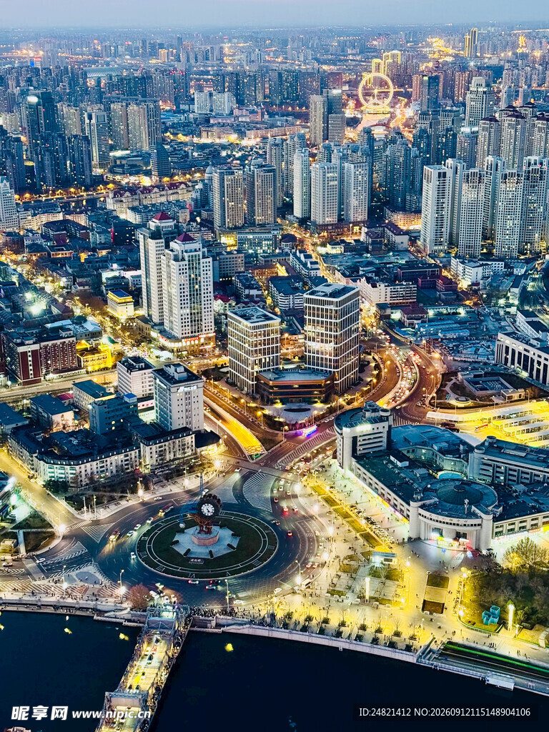 城市璀璨夜景俯瞰图