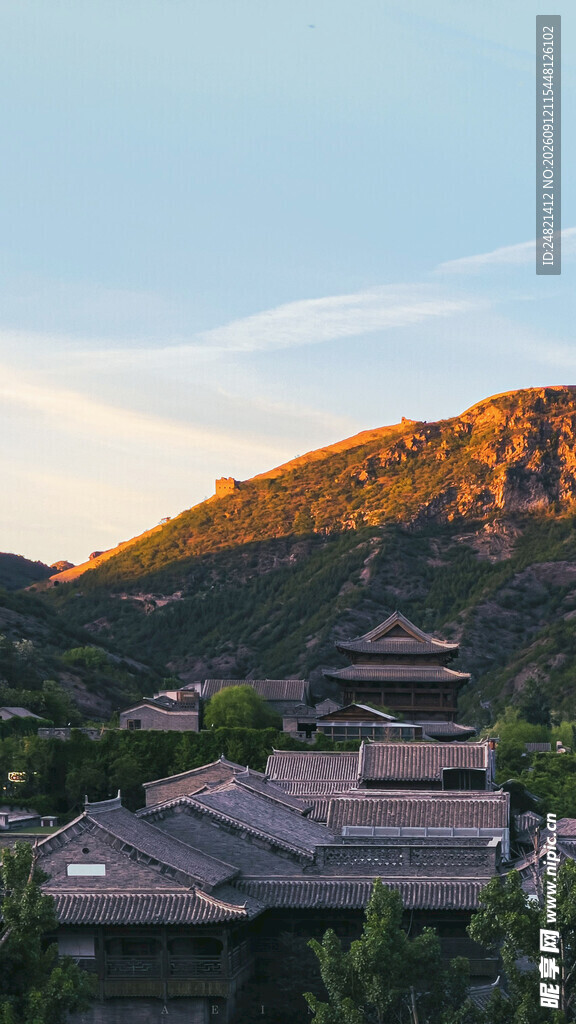 夕阳下的古建筑群