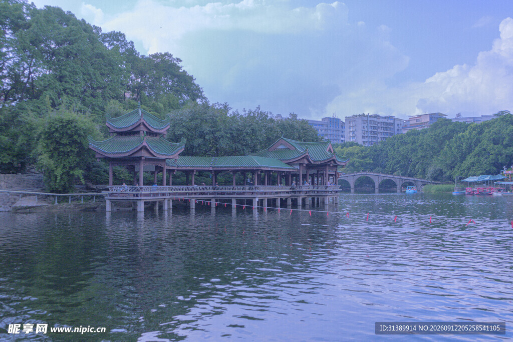 静美湖景风光