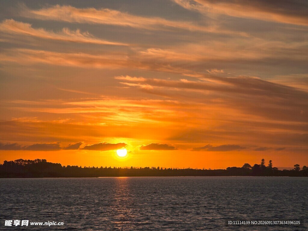 海上壮丽日落美景