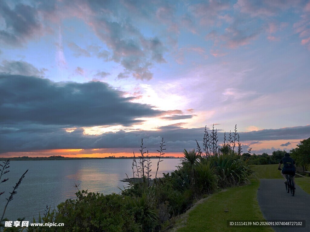 海滨黄昏美景