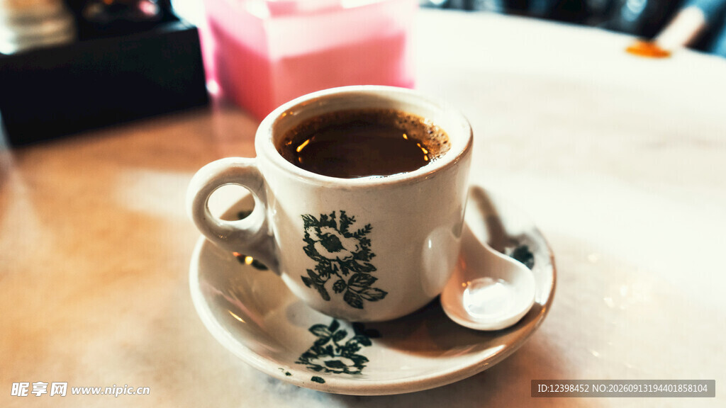 复古风花纹咖啡杯