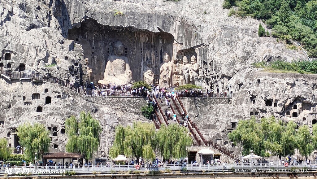 龙门石窟