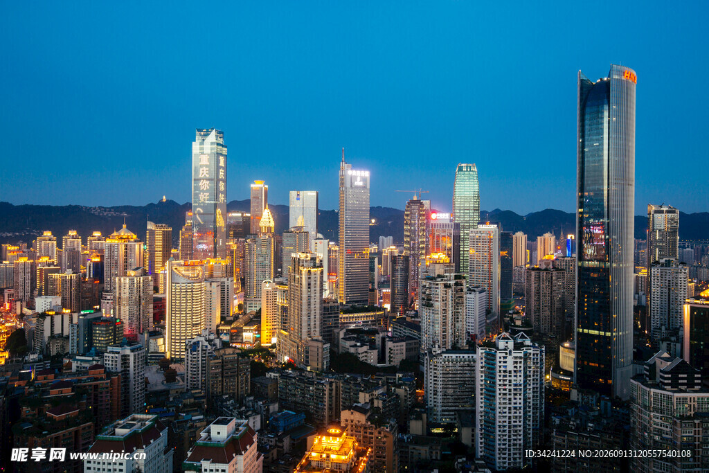 都市璀璨夜景俯瞰图