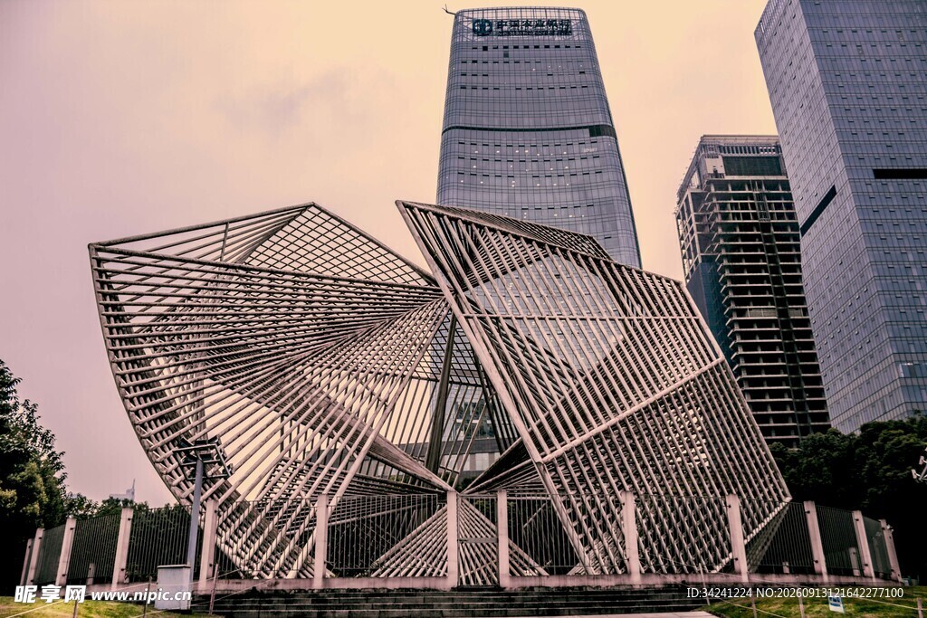 城市中独特的现代艺术雕塑