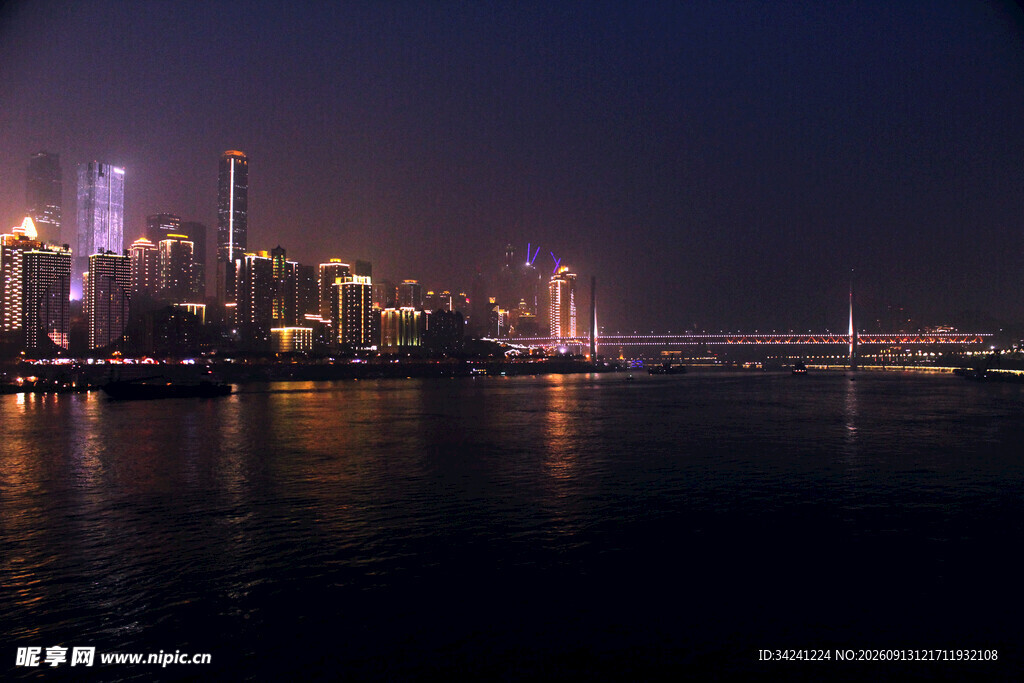 城市璀璨夜景江面倒影