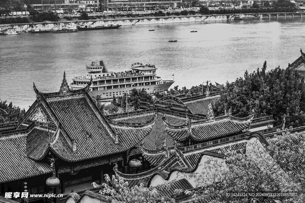 江边古建筑群俯瞰美景