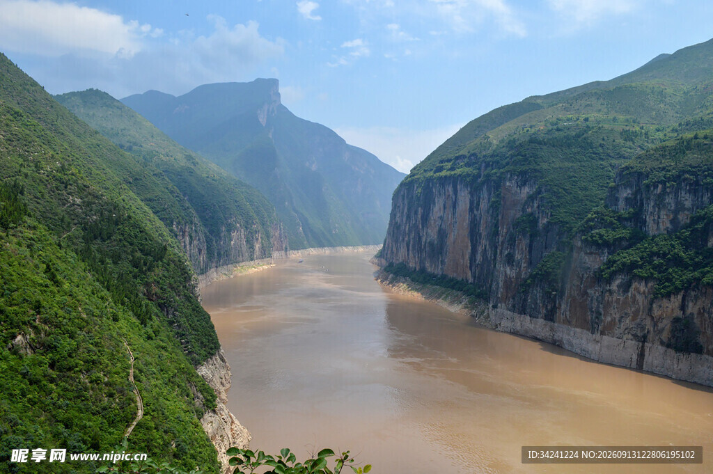 壮丽长江峡谷风光
