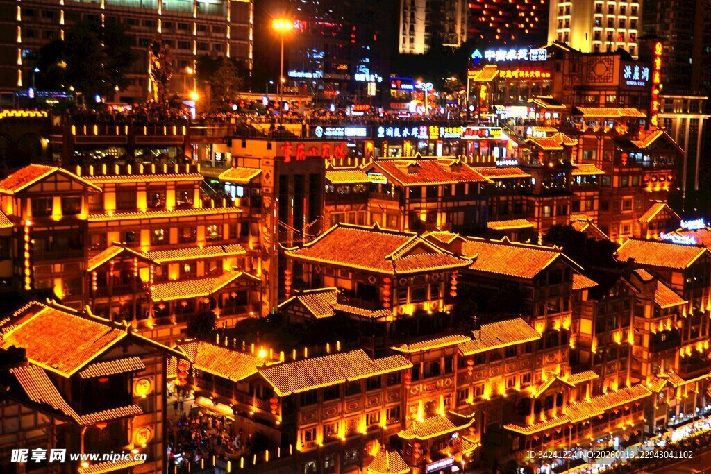 古建夜景灯火璀璨映繁华