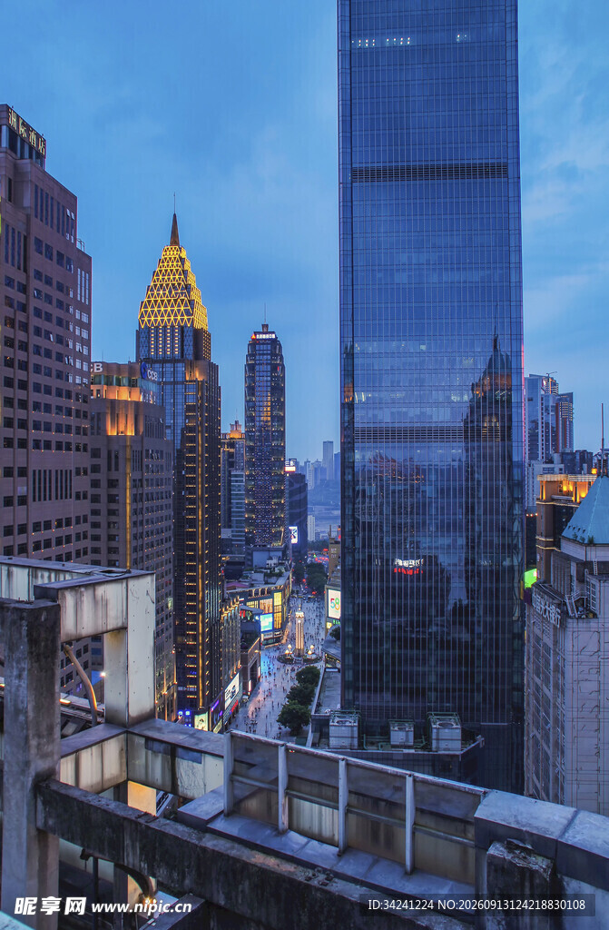 都市璀璨夜景高楼林立