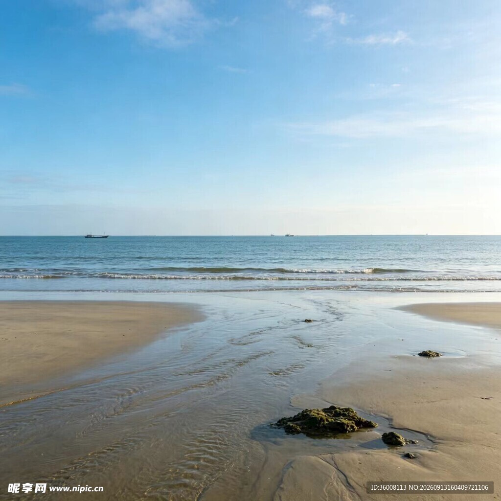 滨海沙滩海景图