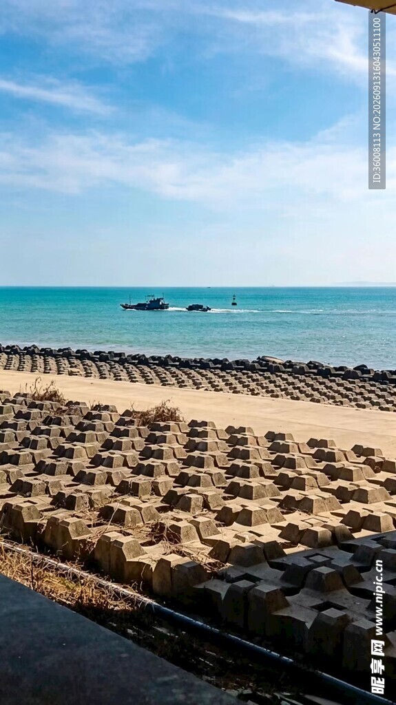 东海岸堤坝海景图