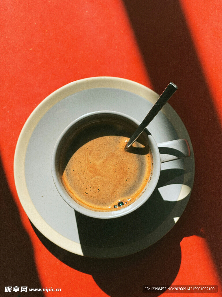 一杯香浓咖啡的静谧时光