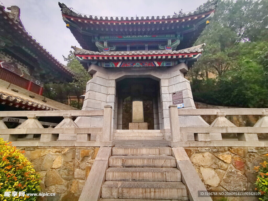中式古建筑门楼古朴典雅