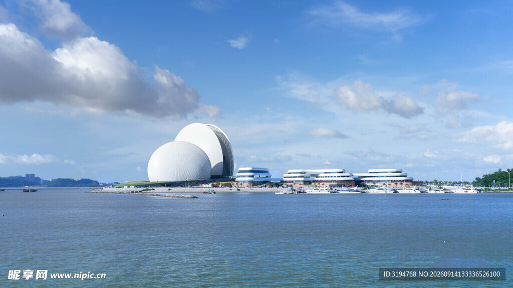 海上独特球形建筑景观
