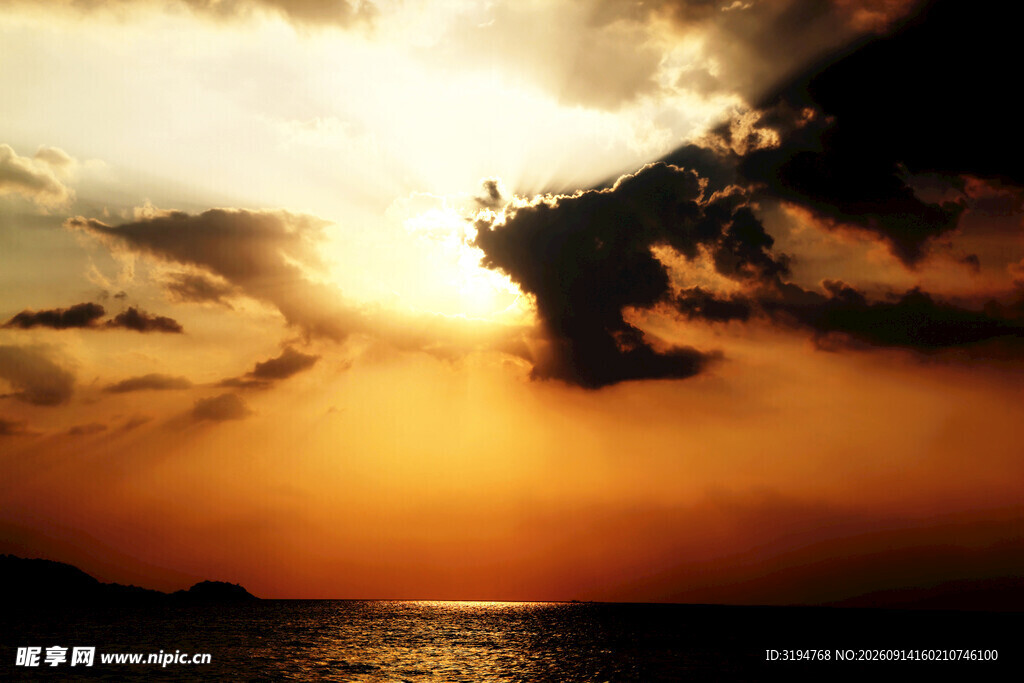 海上日落美景剪影