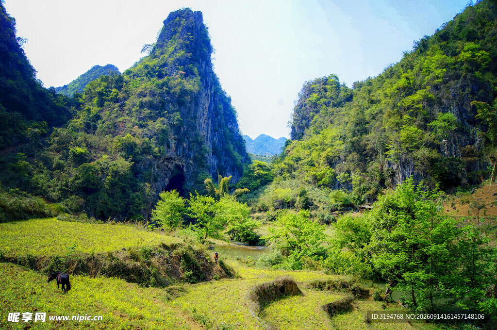 秀丽山间田园风光