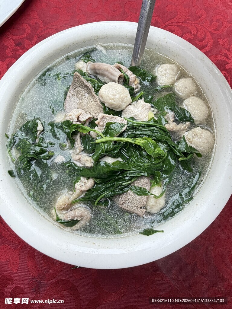 枸杞叶猪杂汤