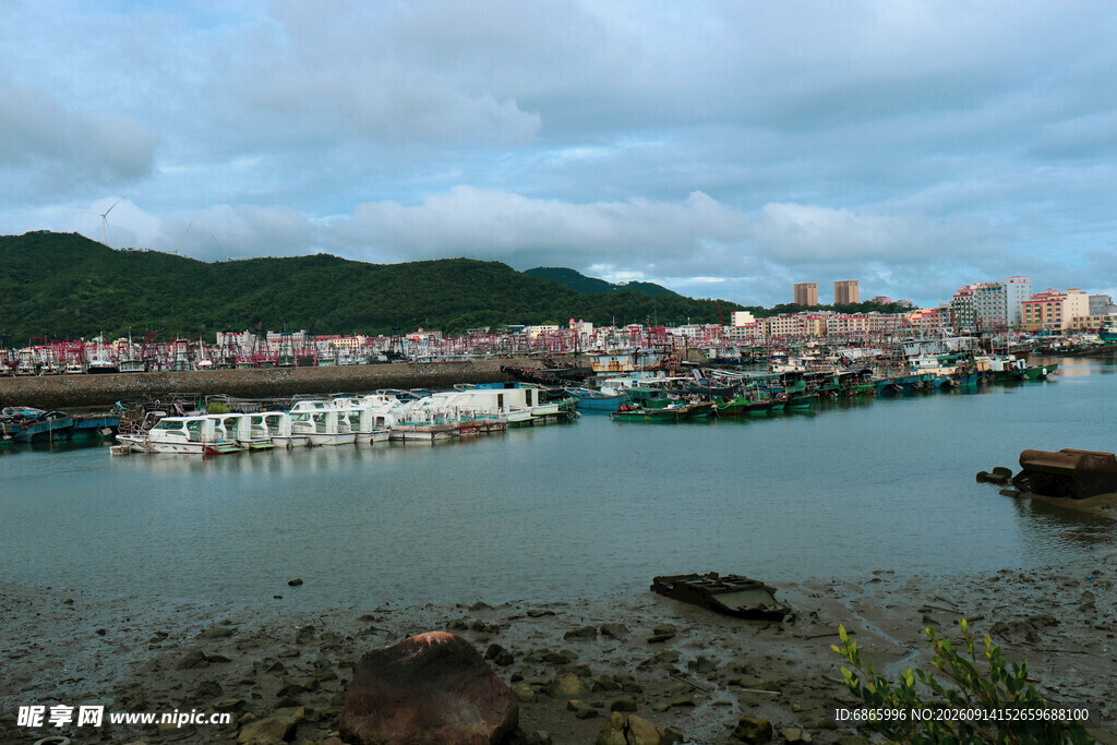 海滨城镇港湾美丽景致