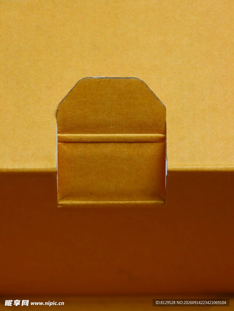 金色立体方形物件